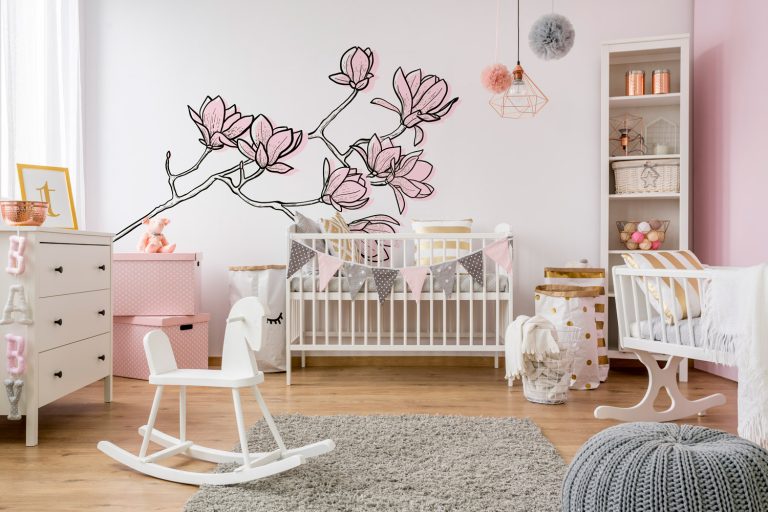 branche magnolia rose chambre bebe