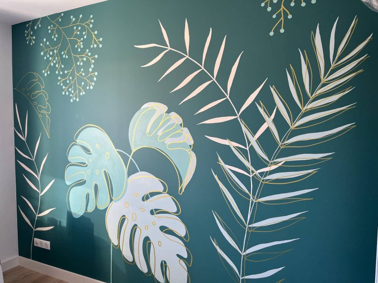 Fresque murale chambre adolescente fond vert canard, monstera et palmiers blanc et doré